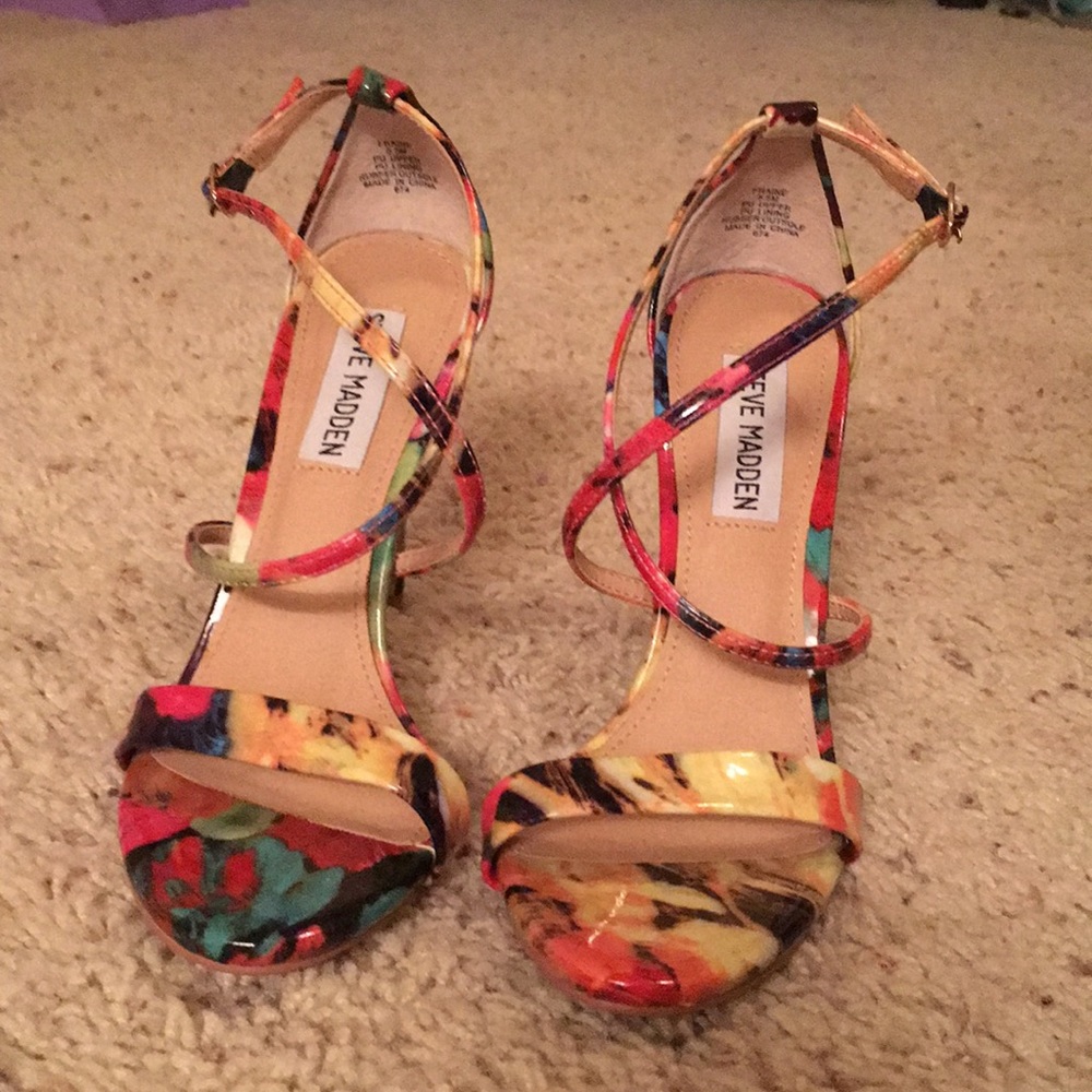 Floral Steve Madden strappy heels!